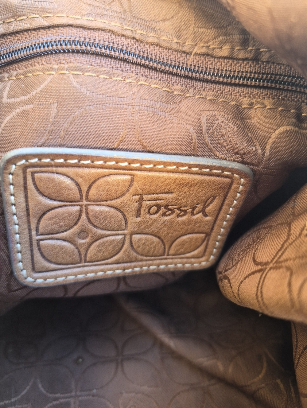 Fossil Vintage Leather Hobo Bag - Picture 13 of 15